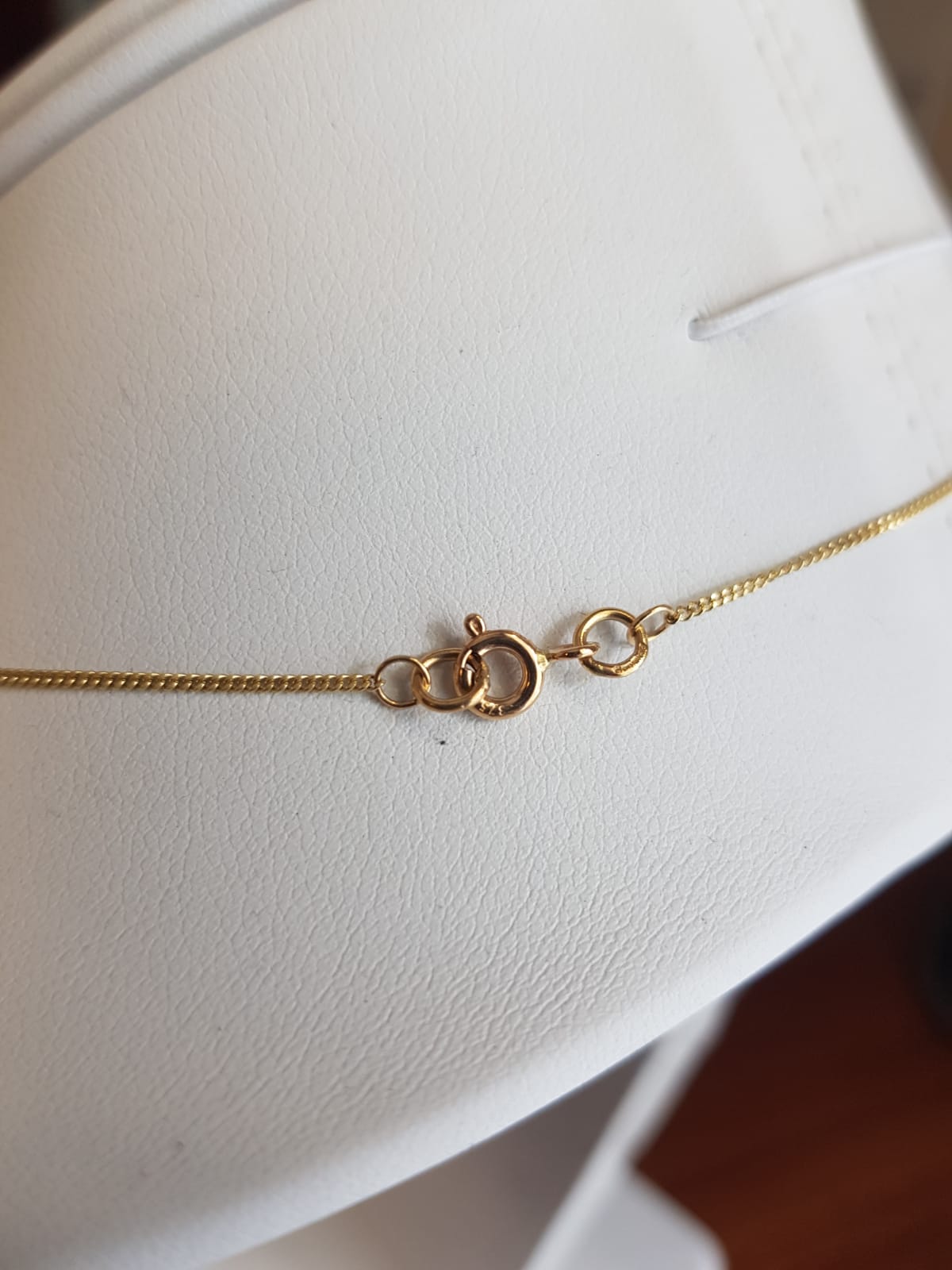 9ct yellow gold Butterfly pendant and chain